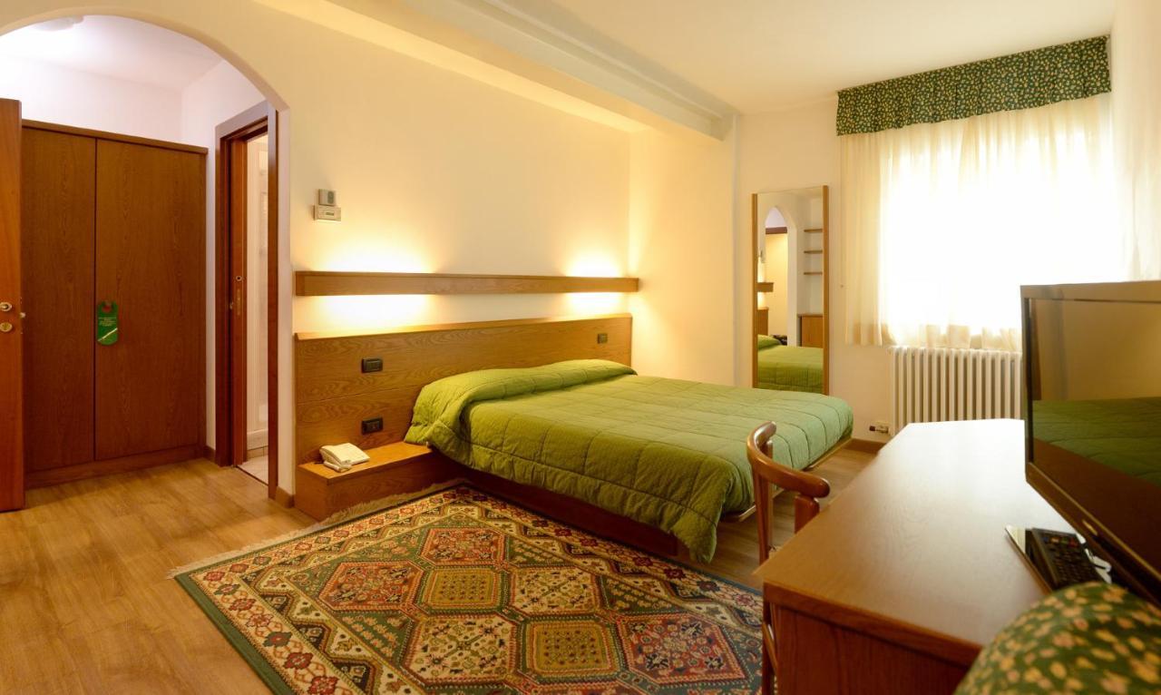 Hotel Compet Левико-Терме Экстерьер фото