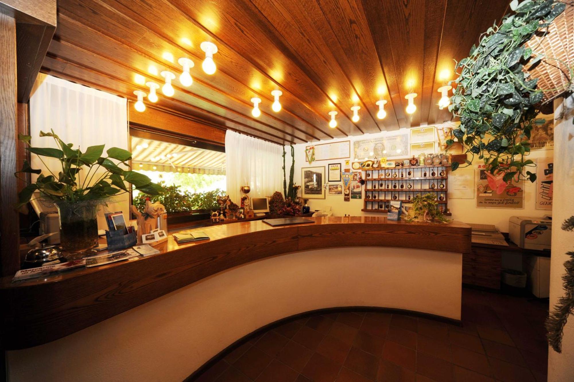 Hotel Compet Левико-Терме Экстерьер фото